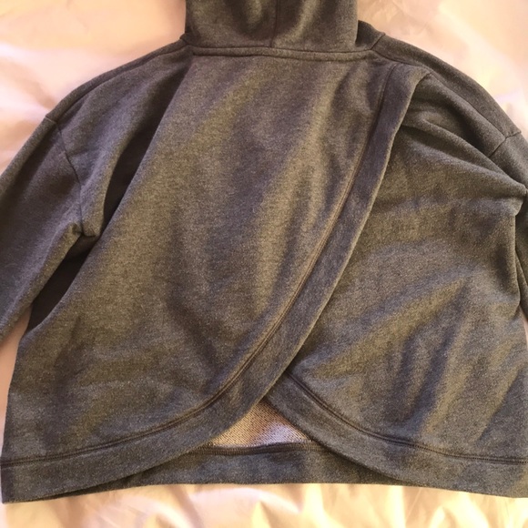 Gap Fit workout hoodie - Picture 2 of 3